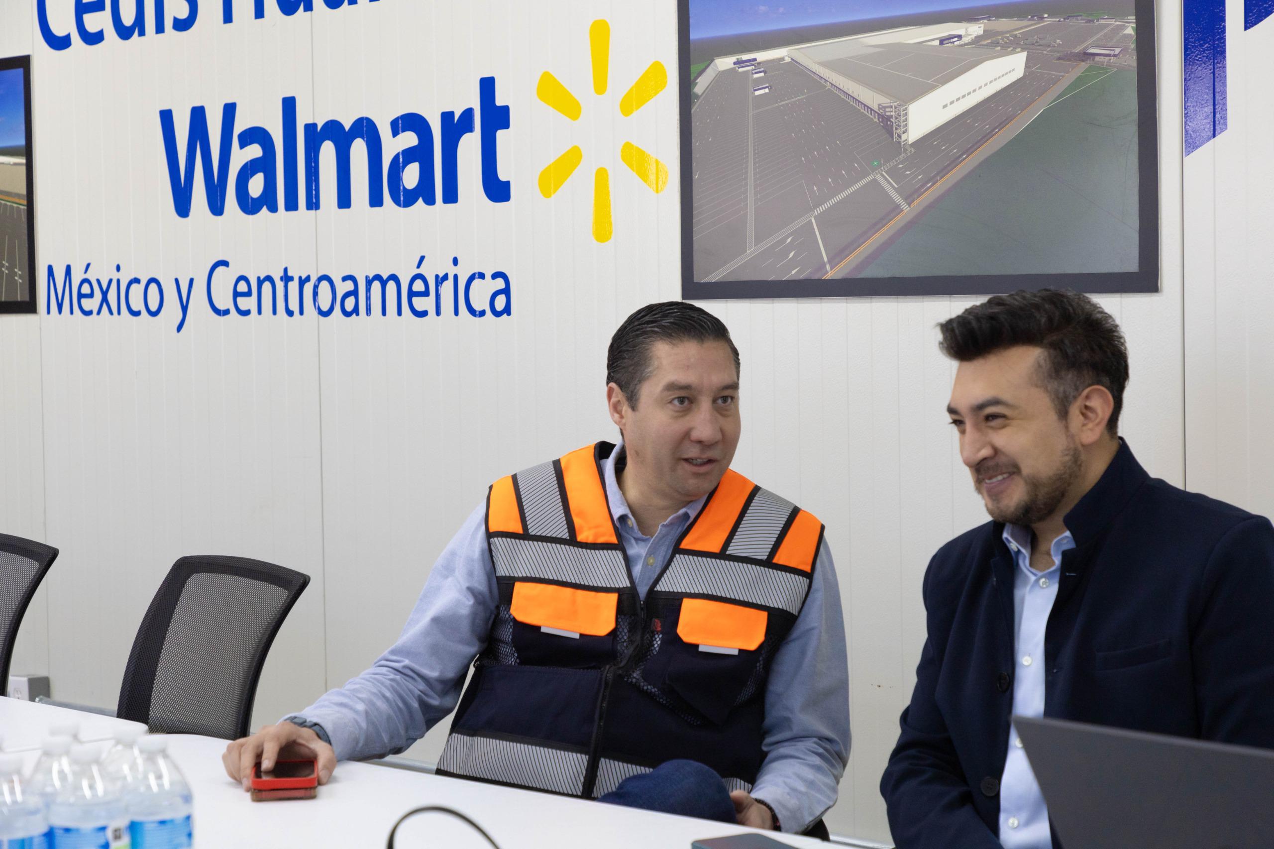 Autoridades supervisan avances de la obra del CEDIS Walmart en Huamantla